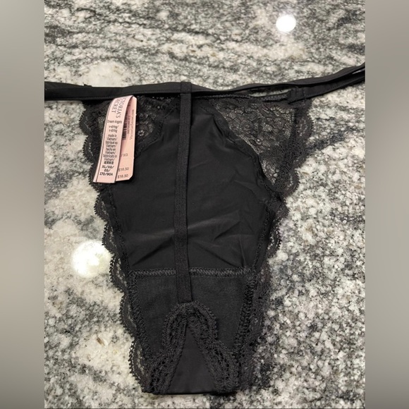 Victoria’s Secret V String panty XL - Picture 9 of 13